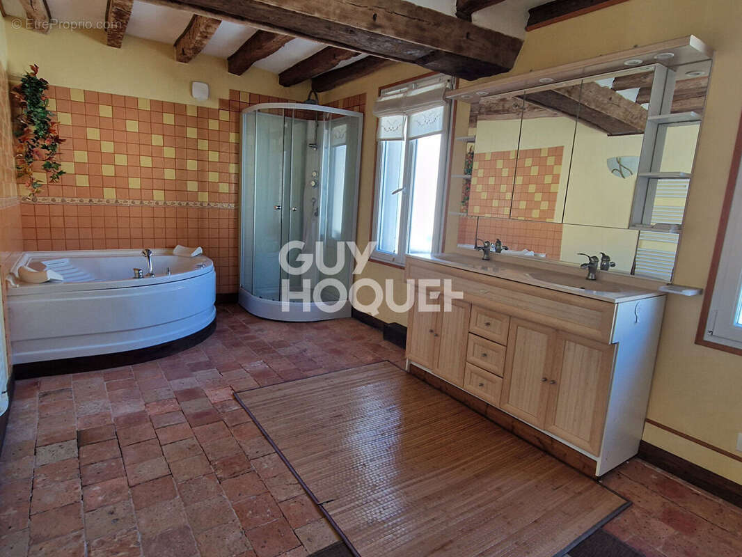 Maison à GENNES-SUR-GLAIZE