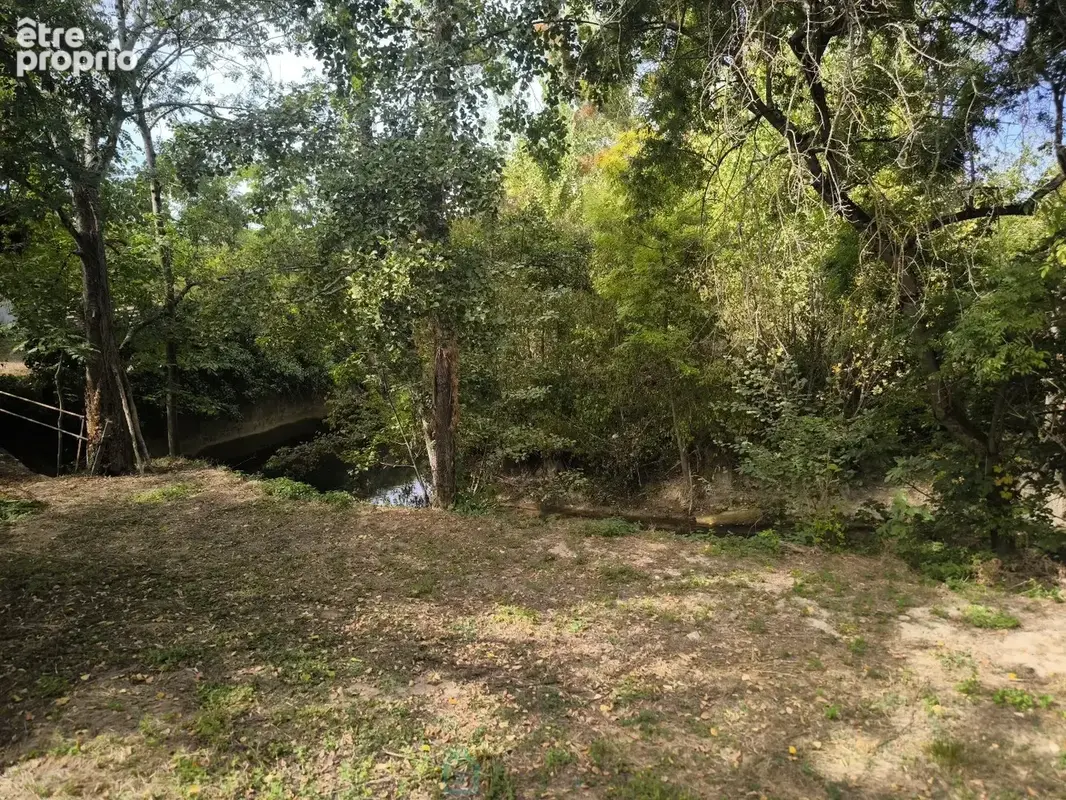 Ferme avec 2 ha et eau naturelle, a 2 km du centre ville - photo 15