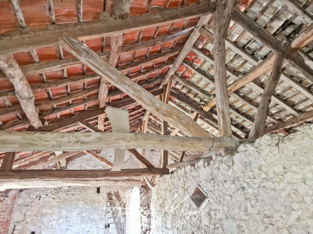 Grange en pierre à rénover entièrement, au coeur d'Astaffort, plus de 200m² - photo 8