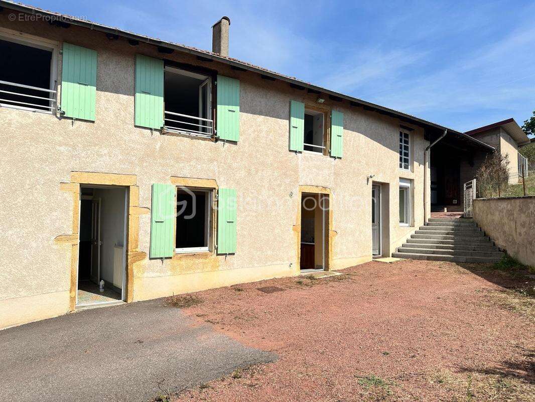 Maison à VOUGY