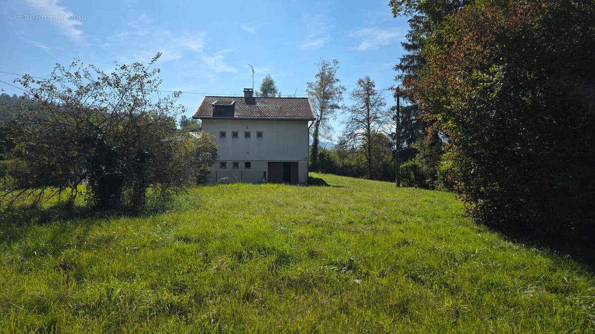 Maison à CONDAMINE