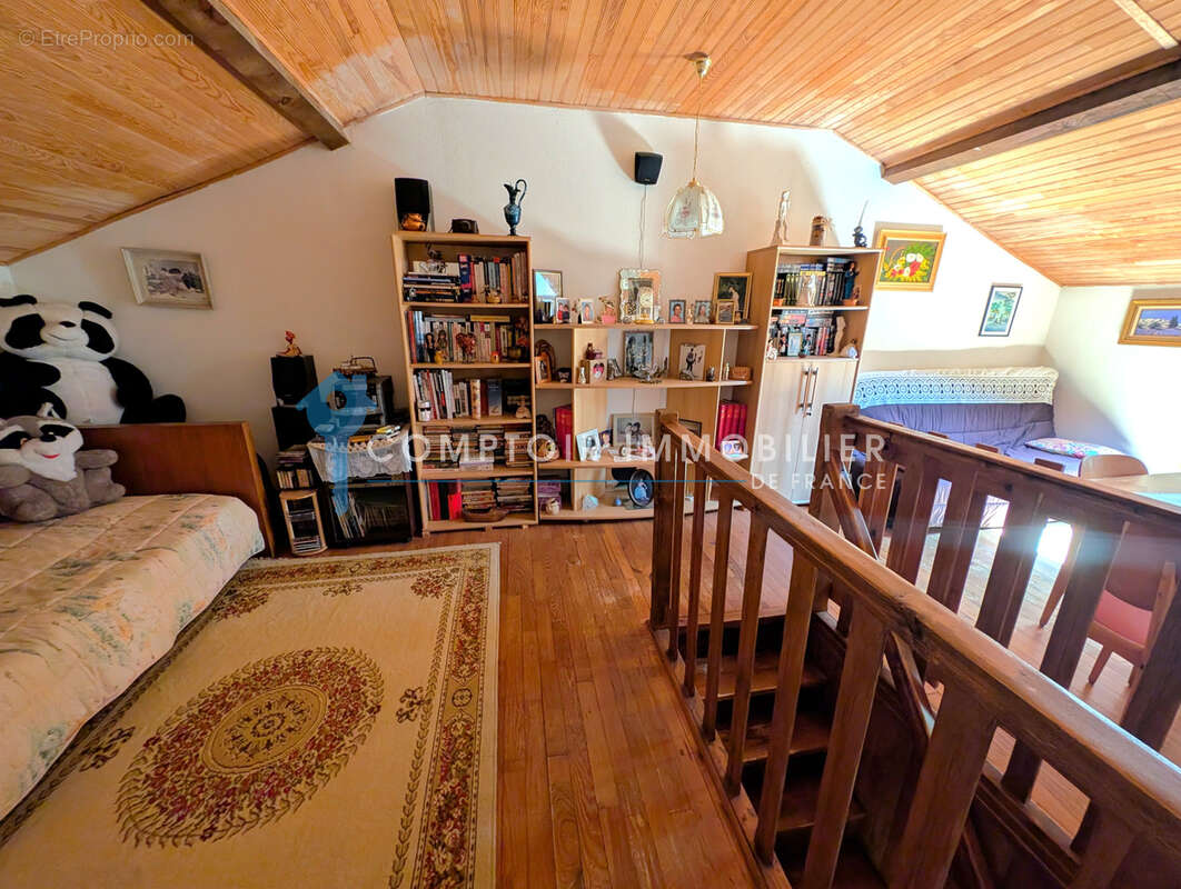 Dépt. 07 -  A VENDRE à COUCOURON - Maison de 131 m2 avec garage et jardin - Parcelle de 670 m2 - photo 6