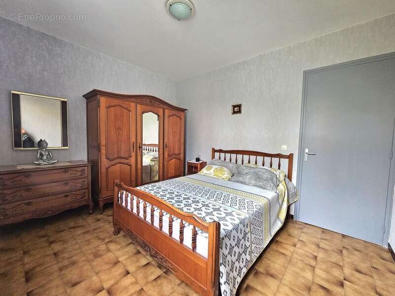 A vendre maison de 300 m2 divisées en 4 habitations, terrain 1395 m2, garage et terrain cOnstructible à MONTE (Haute Corse) - photo 20