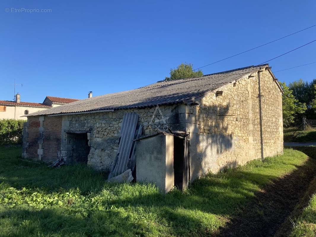 Maison à SAINT-GENES-DE-FRONSAC