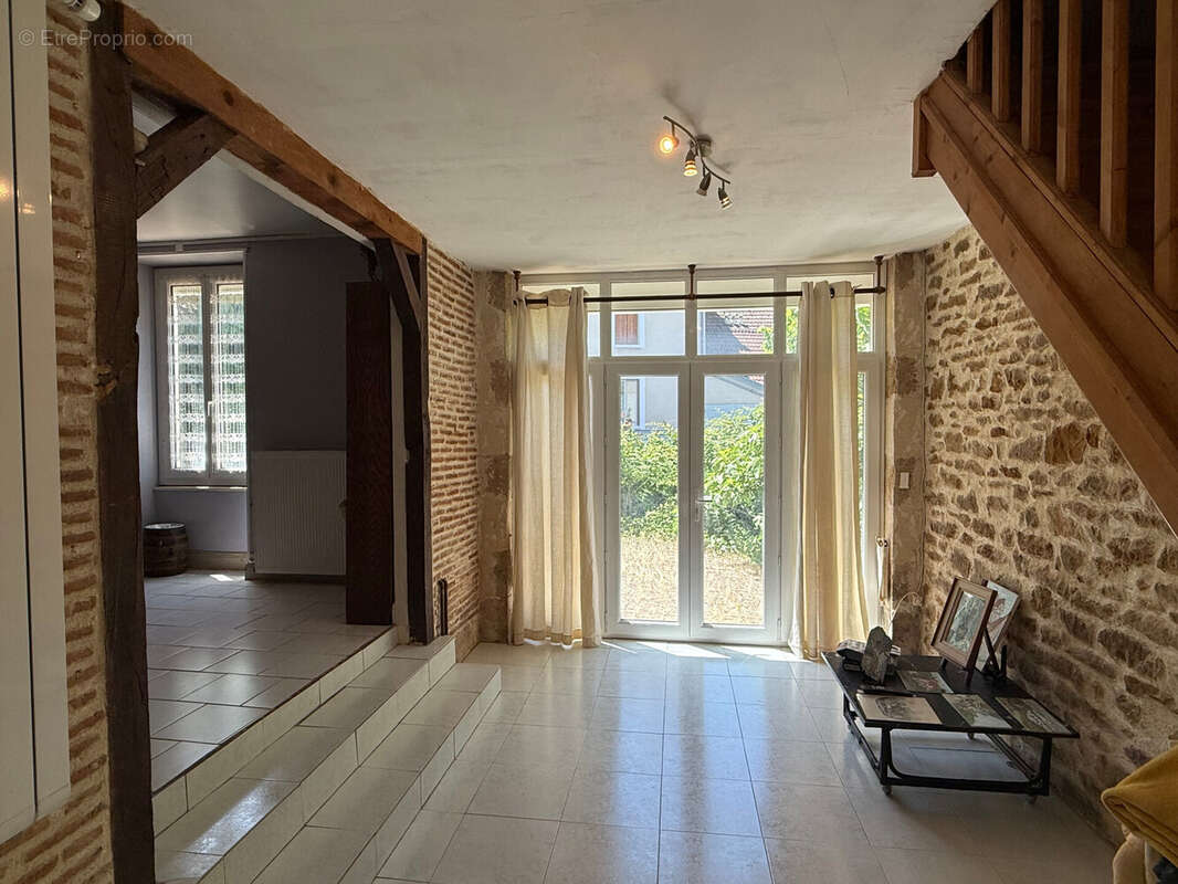 Maison à MONTGIVRAY