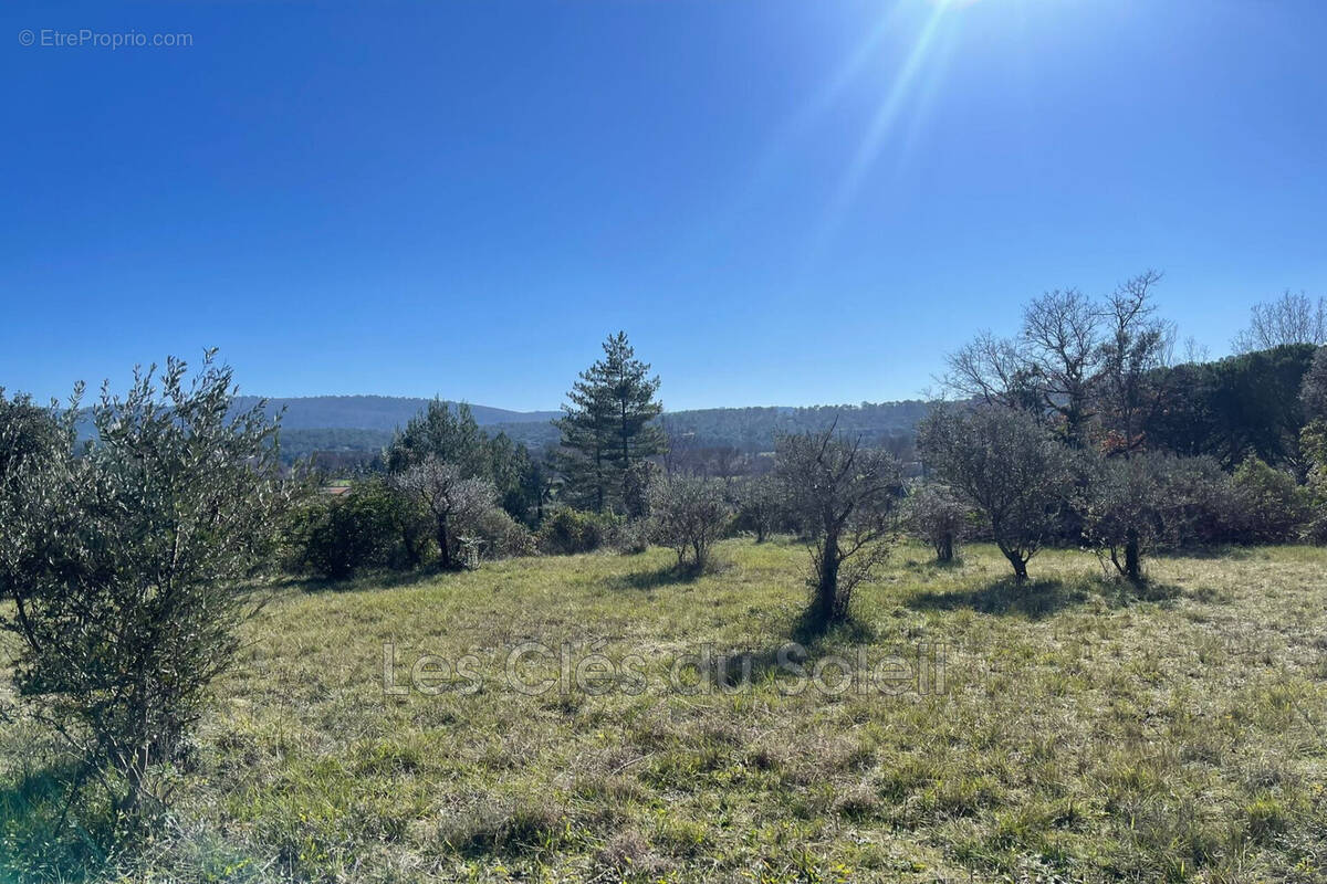 Terrain à CAMPS-LA-SOURCE
