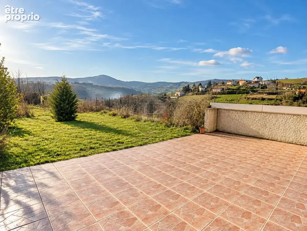 Maison 158 m² - Terrain 934 m² - Vue dégagée - Genilac - photo 4