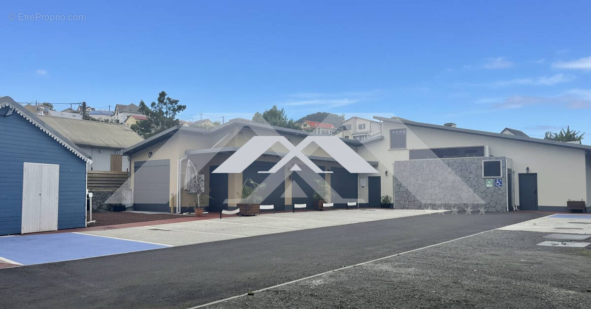 Commerce à SAINT-PIERRE