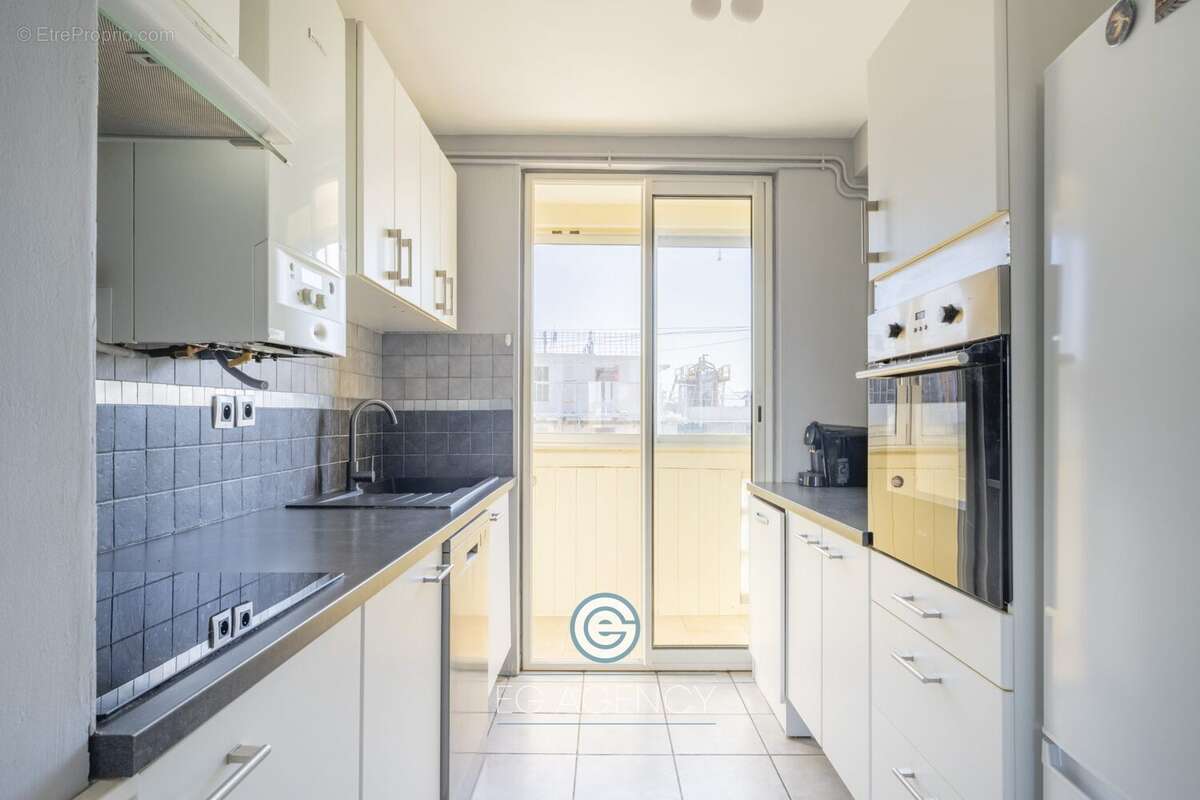 Appartement à MARSEILLE-8E