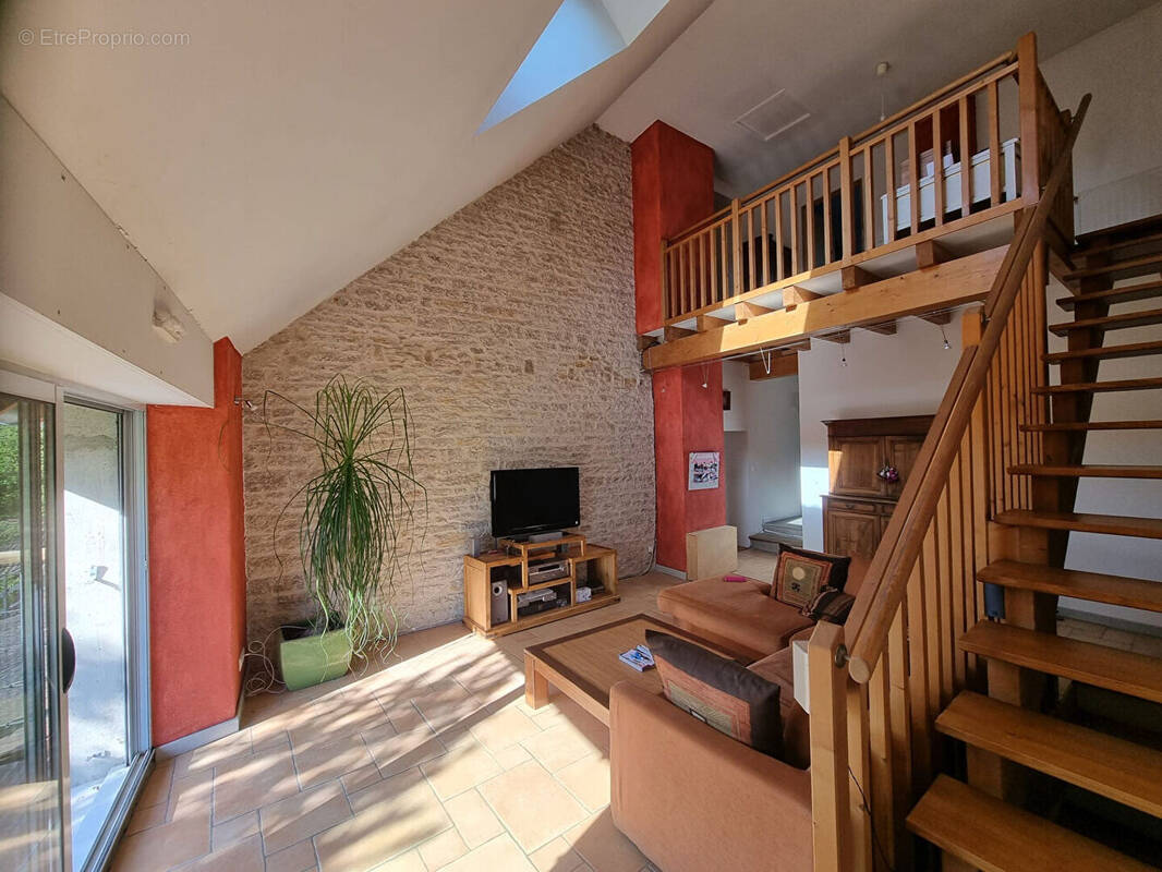 Maison à LONS-LE-SAUNIER