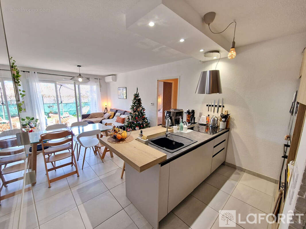 Appartement à CARROS