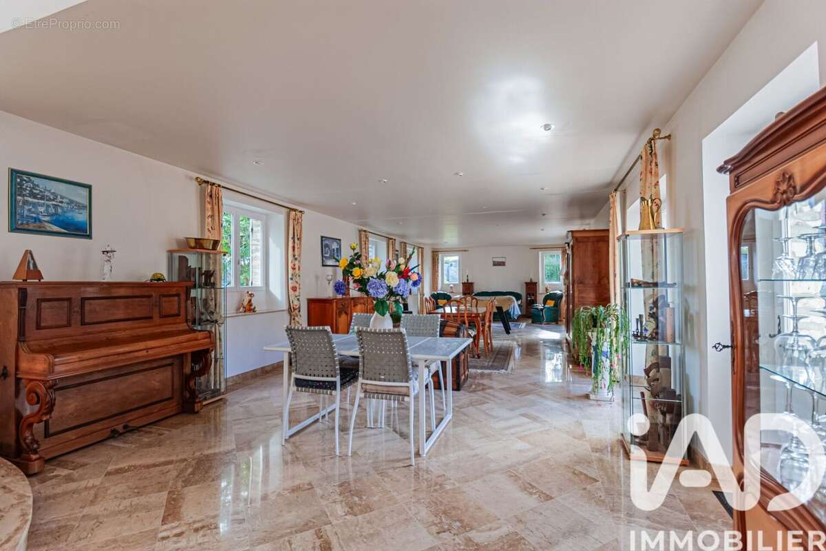 Maison 320 m² à Chenou  - photo 7
