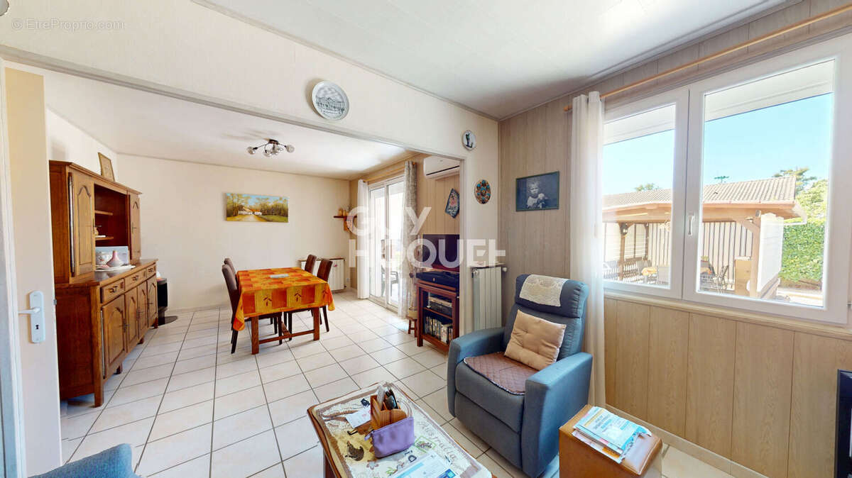 Maison à ETOILE-SUR-RHONE