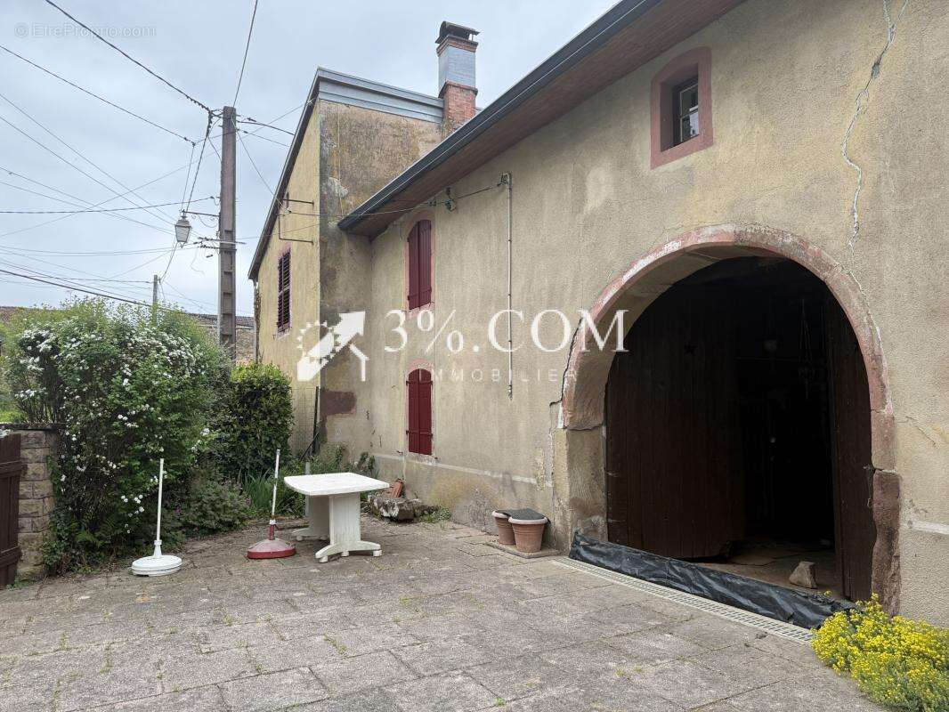 Ferme de village 196 m2 VIMENIL - photo 5