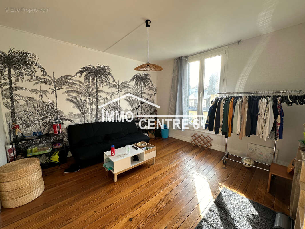 Immeuble comprenant Commerce + habitation Type T5 - photo 8