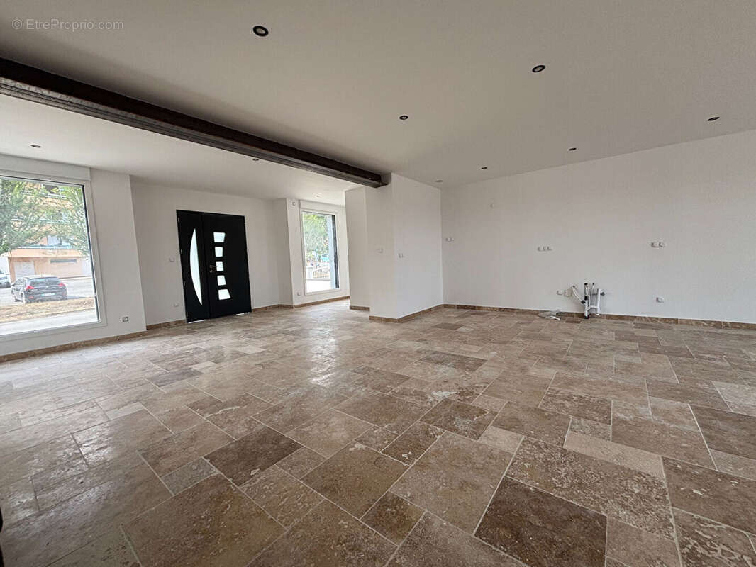 Pavillon de 148 m² - photo 6