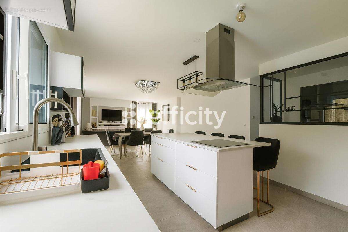 Maison 108 m² à Neuville-De-Poitou  - photo 2