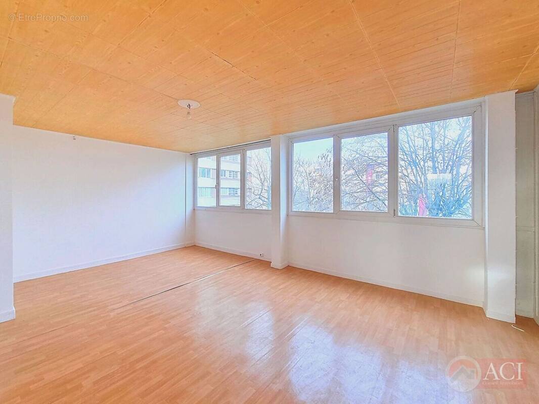 57649293a.jpg - Appartement à SAINT-DENIS