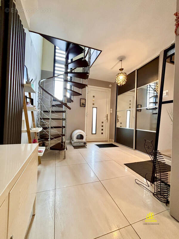 Maison à CHARLEVILLE-MEZIERES