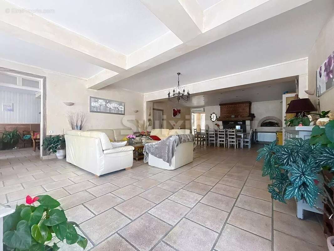 Maison à CHATILLON-SUR-CHALARONNE