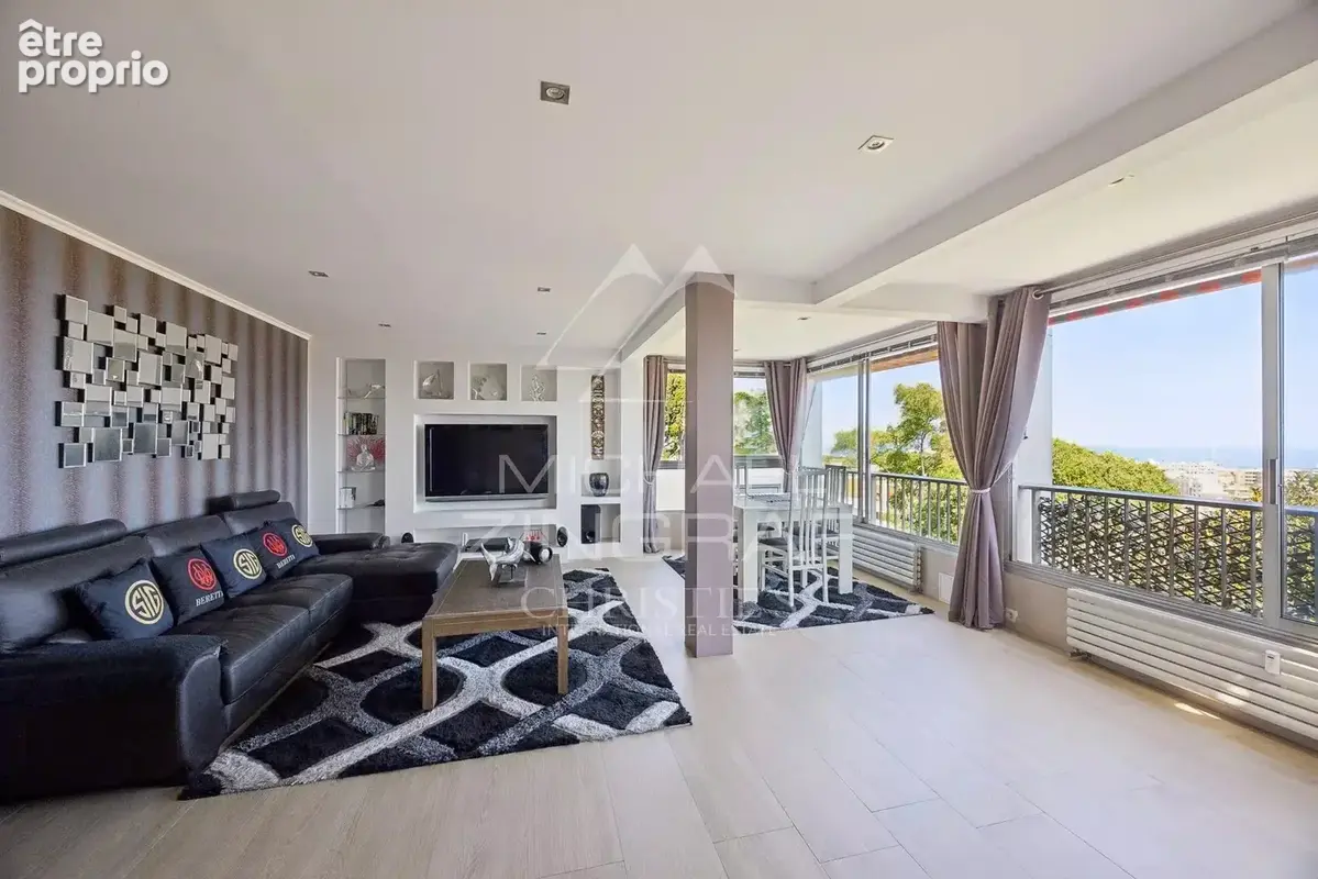 Antibes – exceptionnel appartement 7 pièces avec rooftop et vue mer panoramique - photo 4