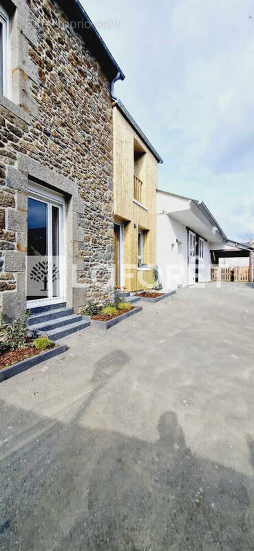 Maison à MINIAC-MORVAN