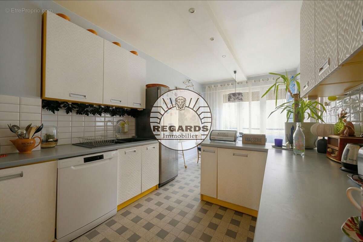 Appartement à MONTROUGE