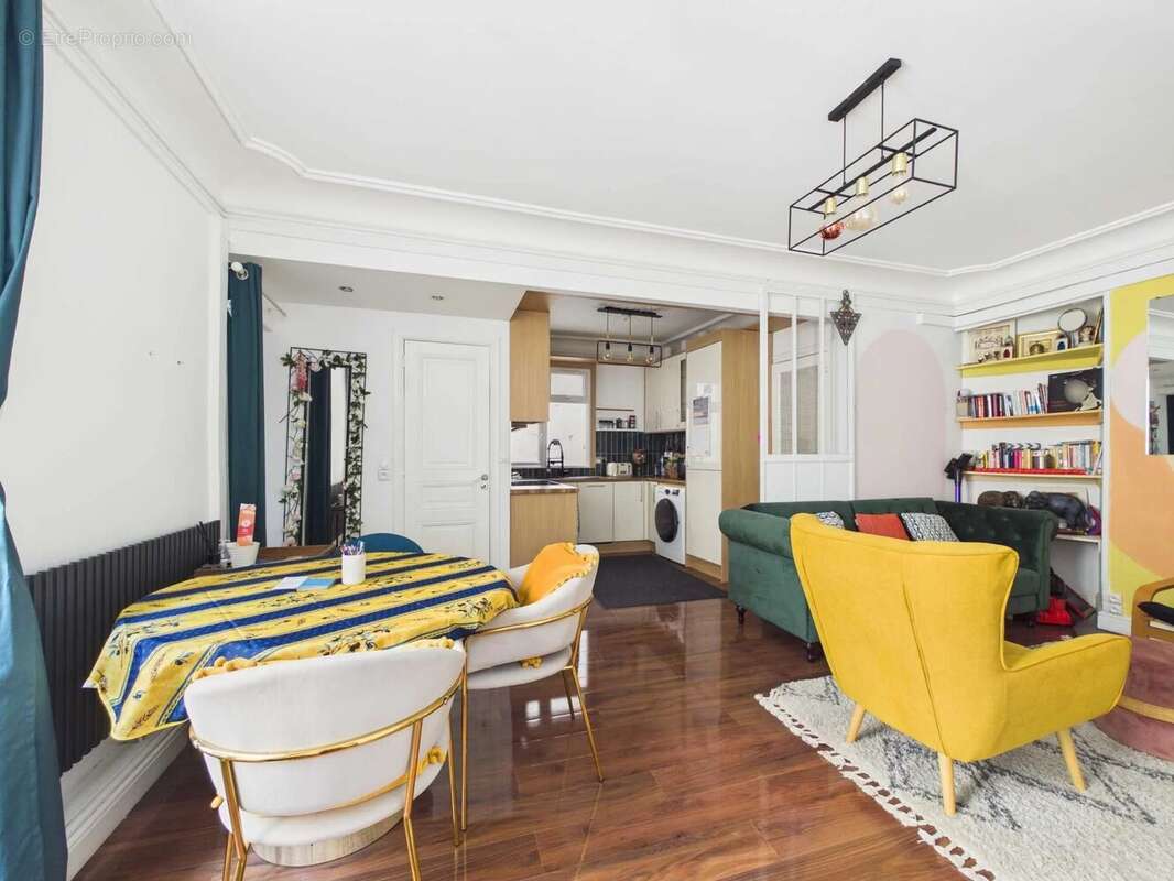 Appartement à PARIS-8E