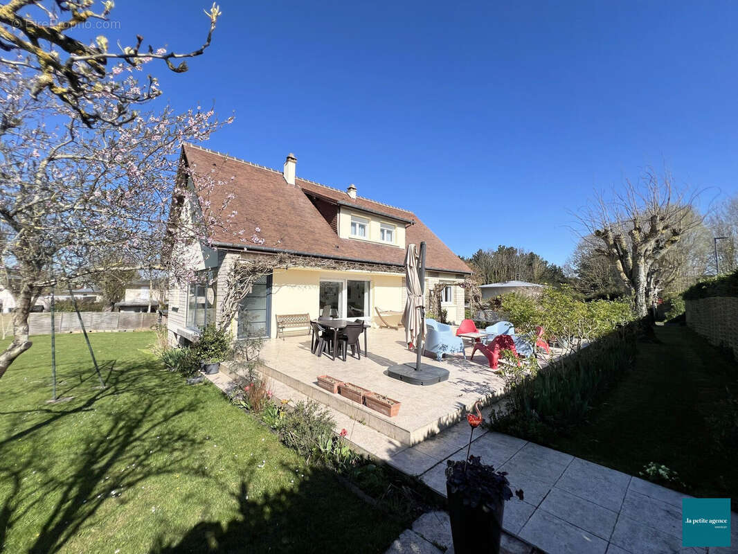 Maison à HEROUVILLE-SAINT-CLAIR