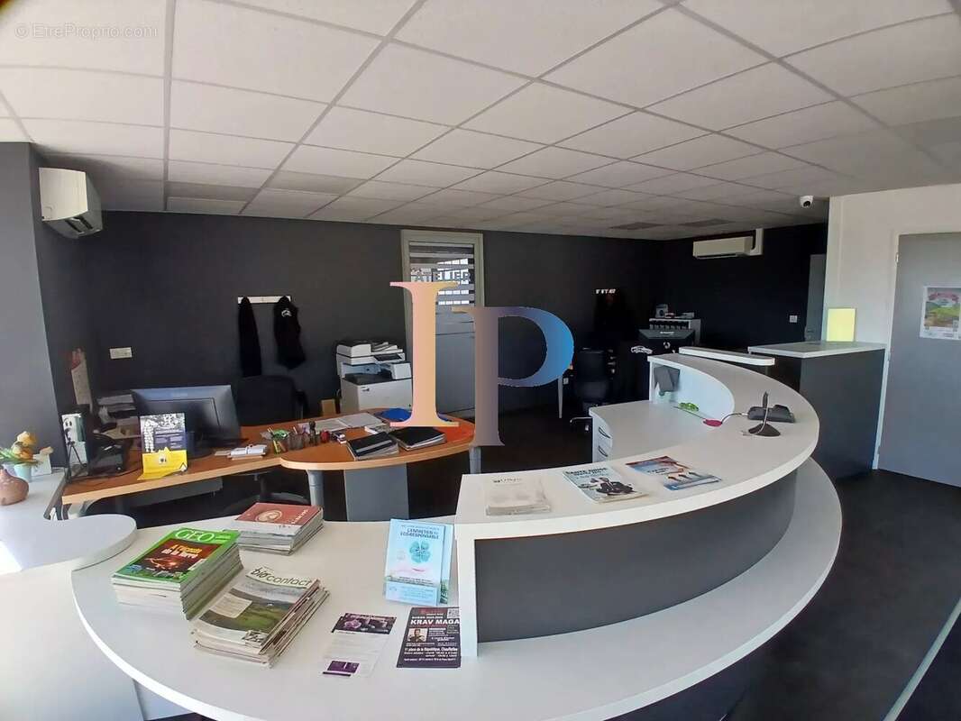 Local industriel et commercial - photo 22