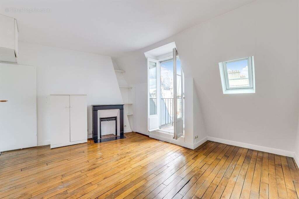 Appartement à PARIS-3E
