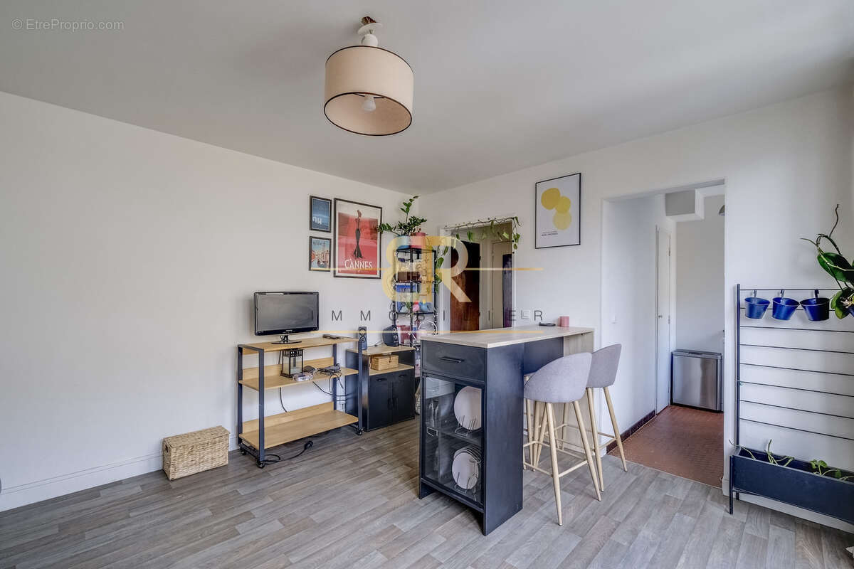 Appartement à PARIS-10E