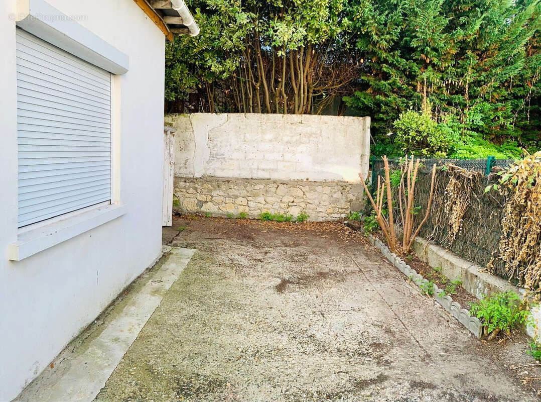 Cour /RDC - Appartement à ROYAN