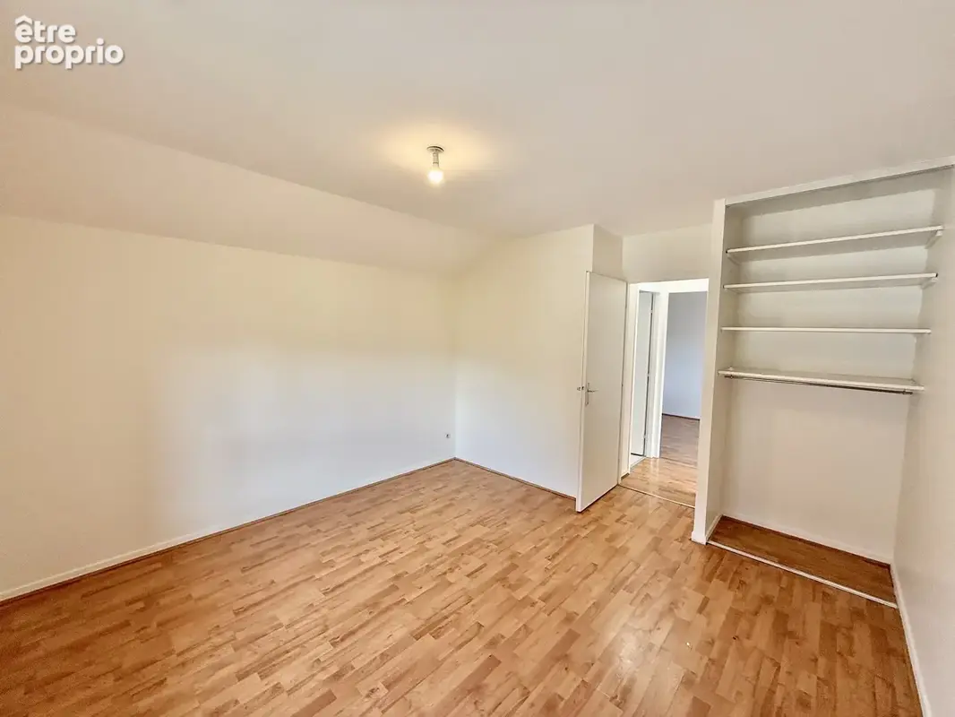 Divonne les Bains 01220, T4 122m2 dernier étage, balcons, garages, parking. - photo 16