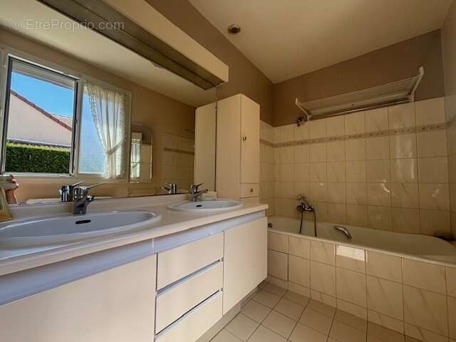 Maison 162 m² à Ozoir-La-Ferriere  - photo 9
