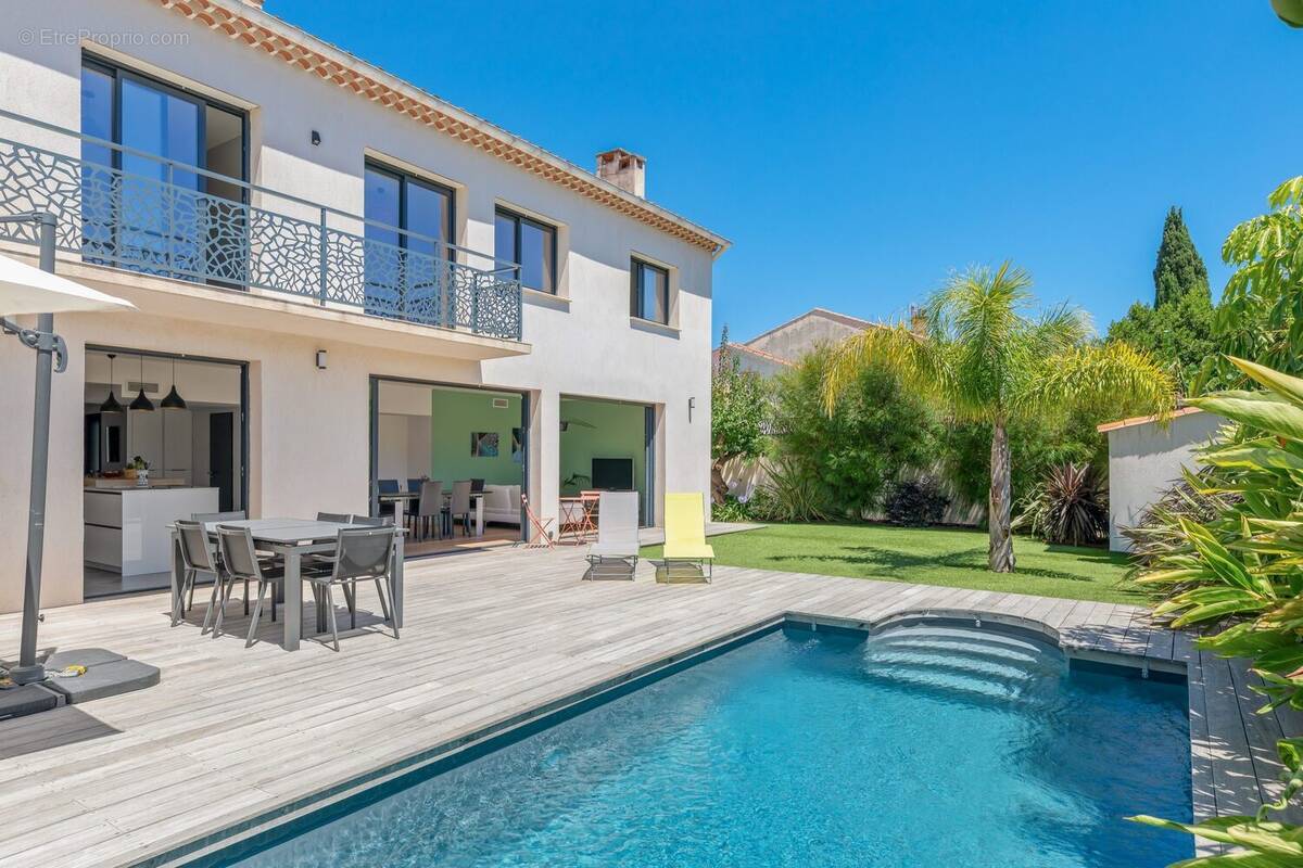 Maison à HYERES