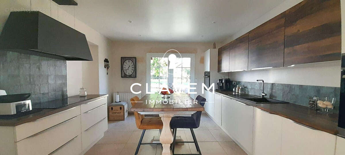 251 m² à Bergerac  - photo 9