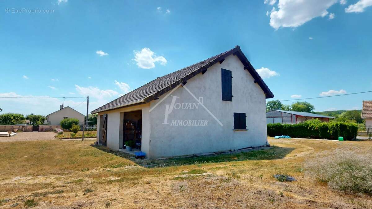 Maison a renover avec garage - photo 6
