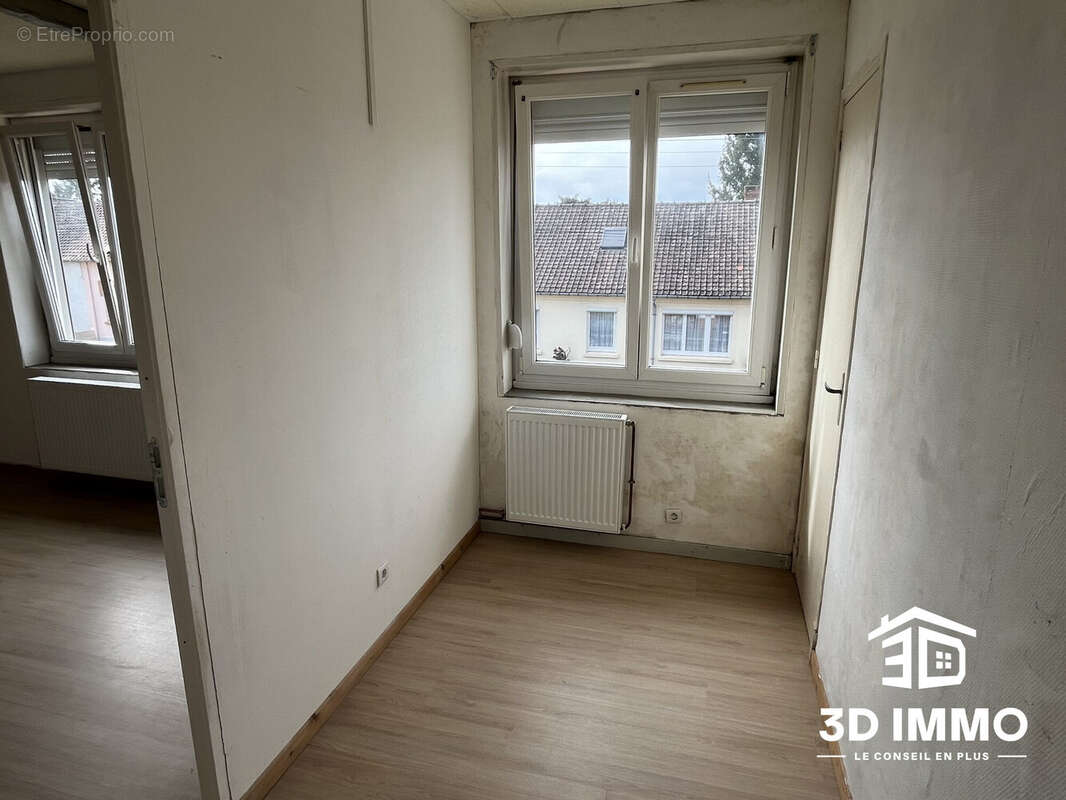 Maison à AVESNES-SUR-HELPE