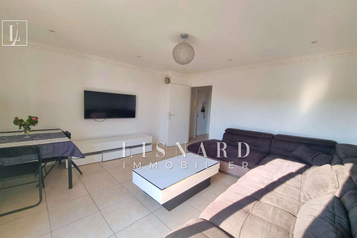 Appartement à VALLAURIS