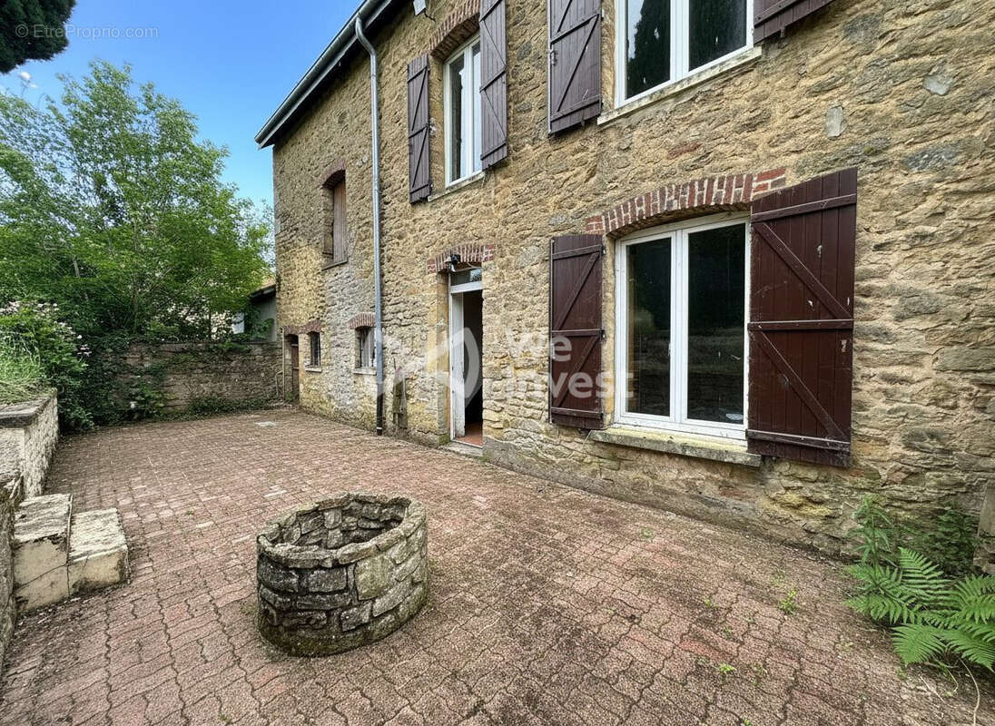 Maison à TREMBLOIS-LES-CARIGNAN