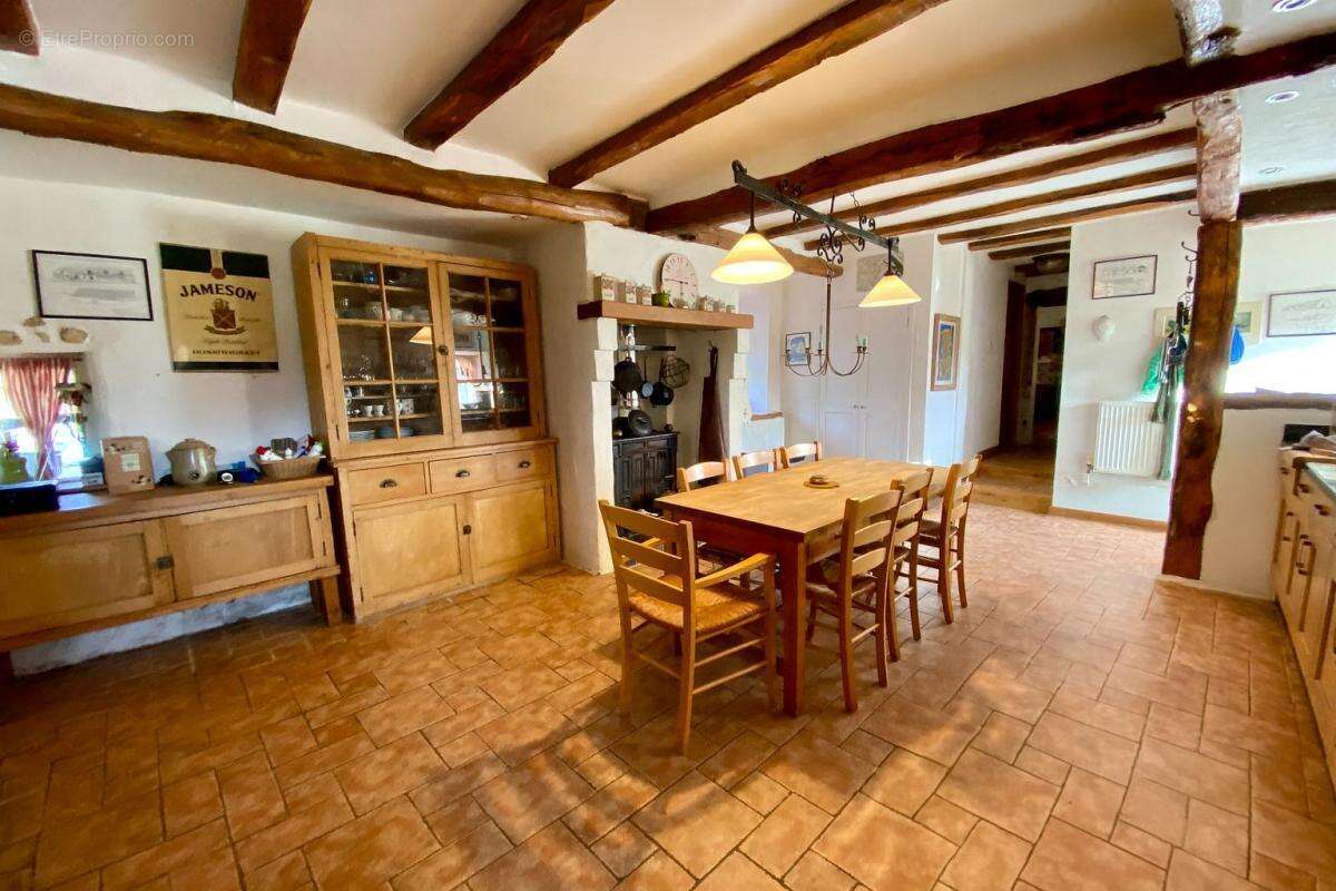 Maison à SAINTE-ALVERE