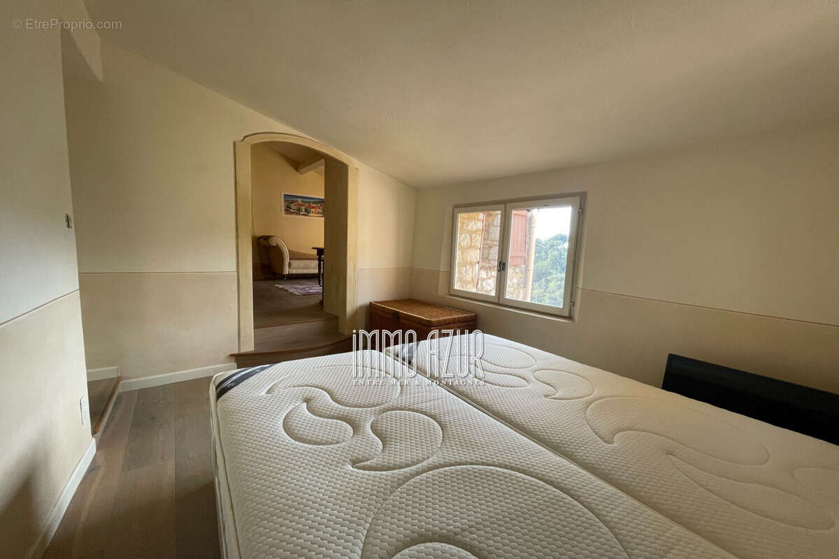 Appartement à TOURRETTES-SUR-LOUP