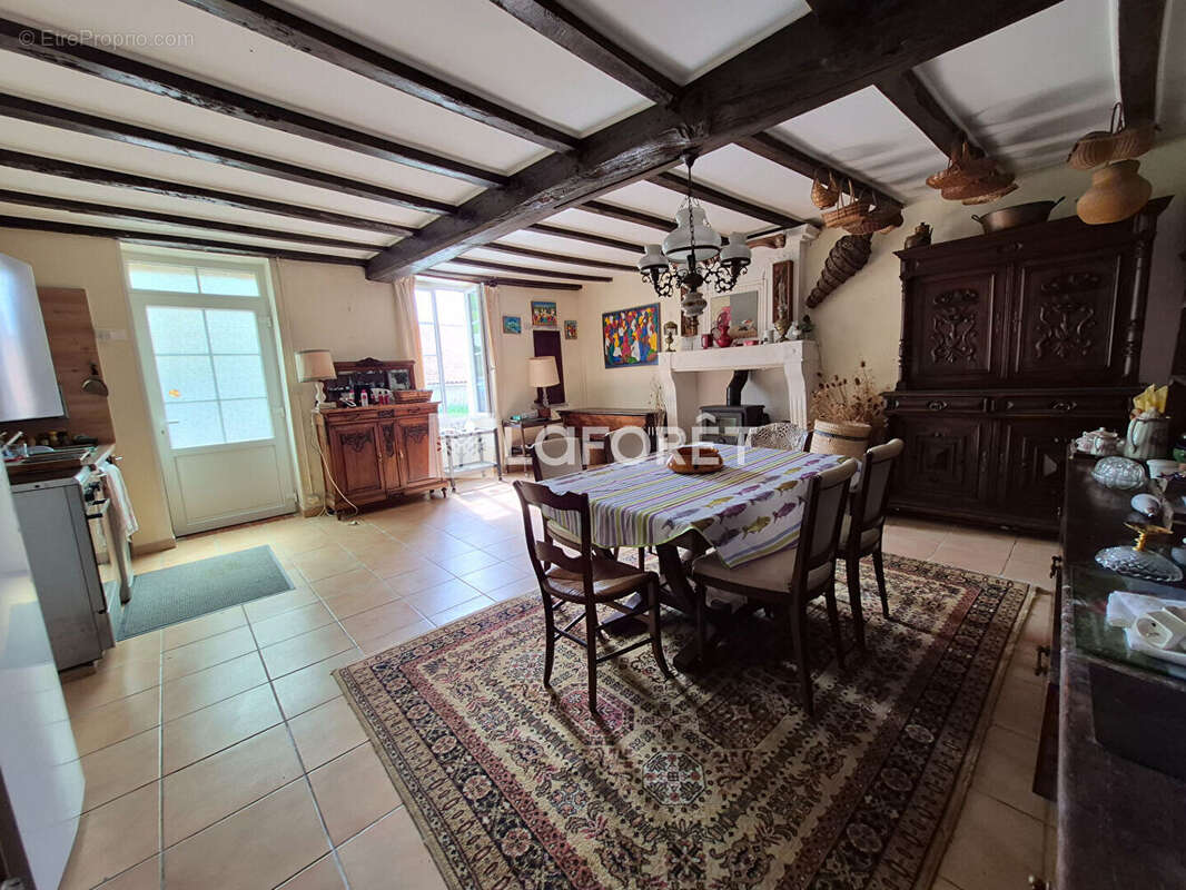 Maison au calme avec jacuzzi, garage et terrain - photo 3