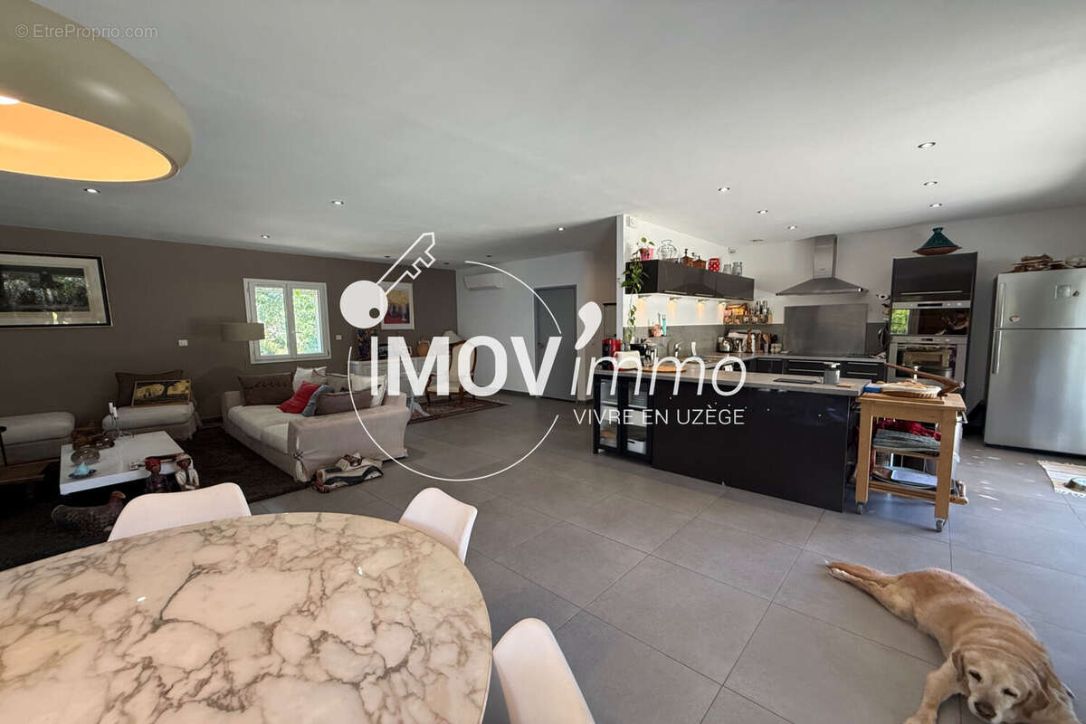 Maison 151 m² à Uzes  - photo 2