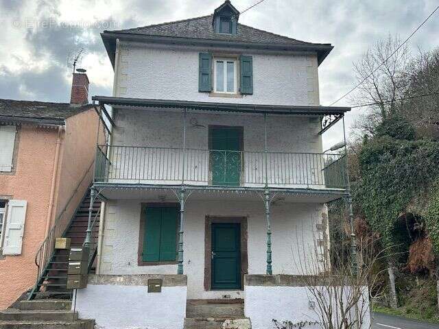 Maison à SAINT-SERNIN-SUR-RANCE