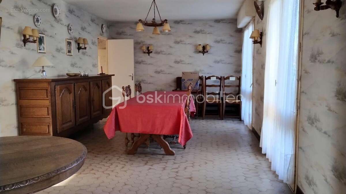 Maison à NAZELLES-NEGRON