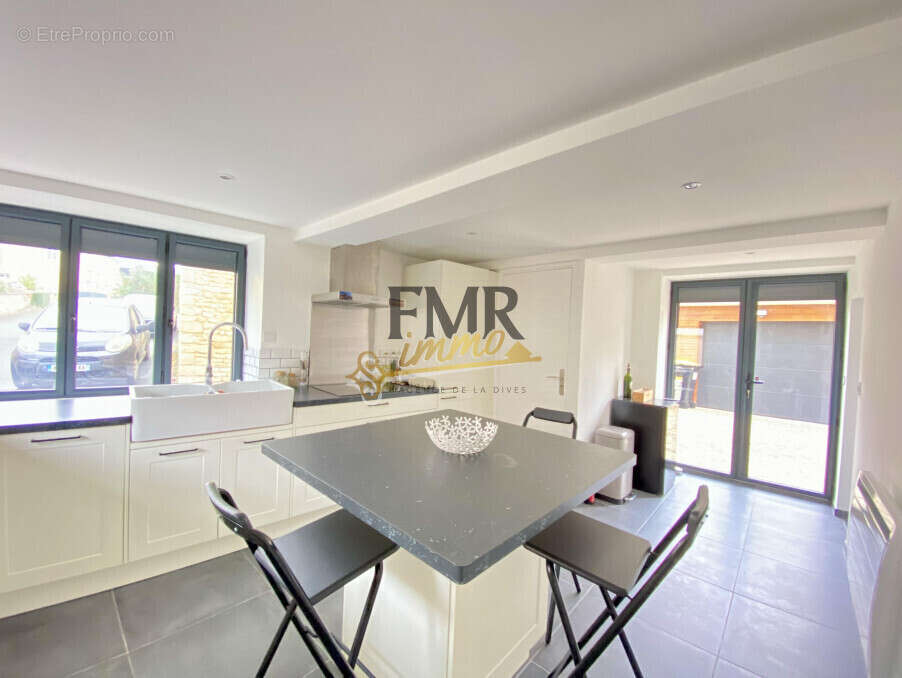 Maison à SAINT-PIERRE-SUR-DIVES