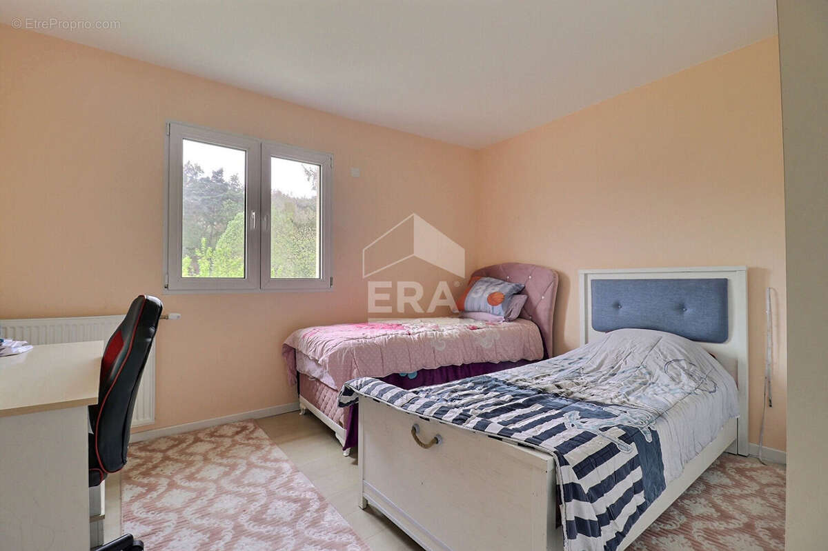 Maison à ORMOY-LA-RIVIERE