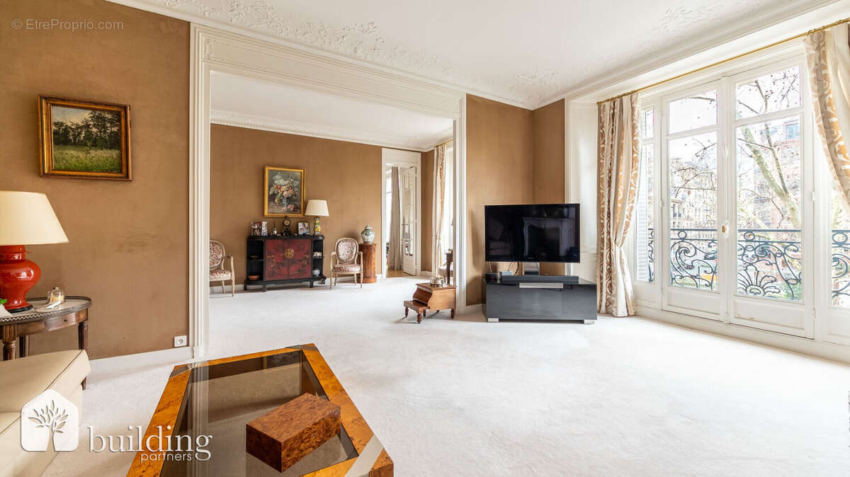 Appartement à PARIS-17E